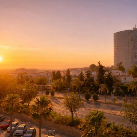 Apartman Hill With Terrace, Parking, Pool & Paddle Court